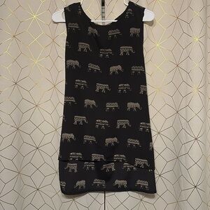 Sleeveless high low elephant top